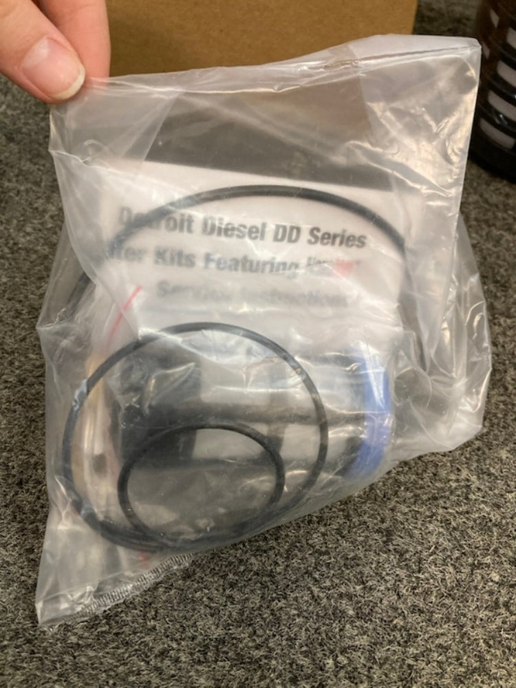 Fleetguard FK48556 Fuel Filter Kit New Genuine
