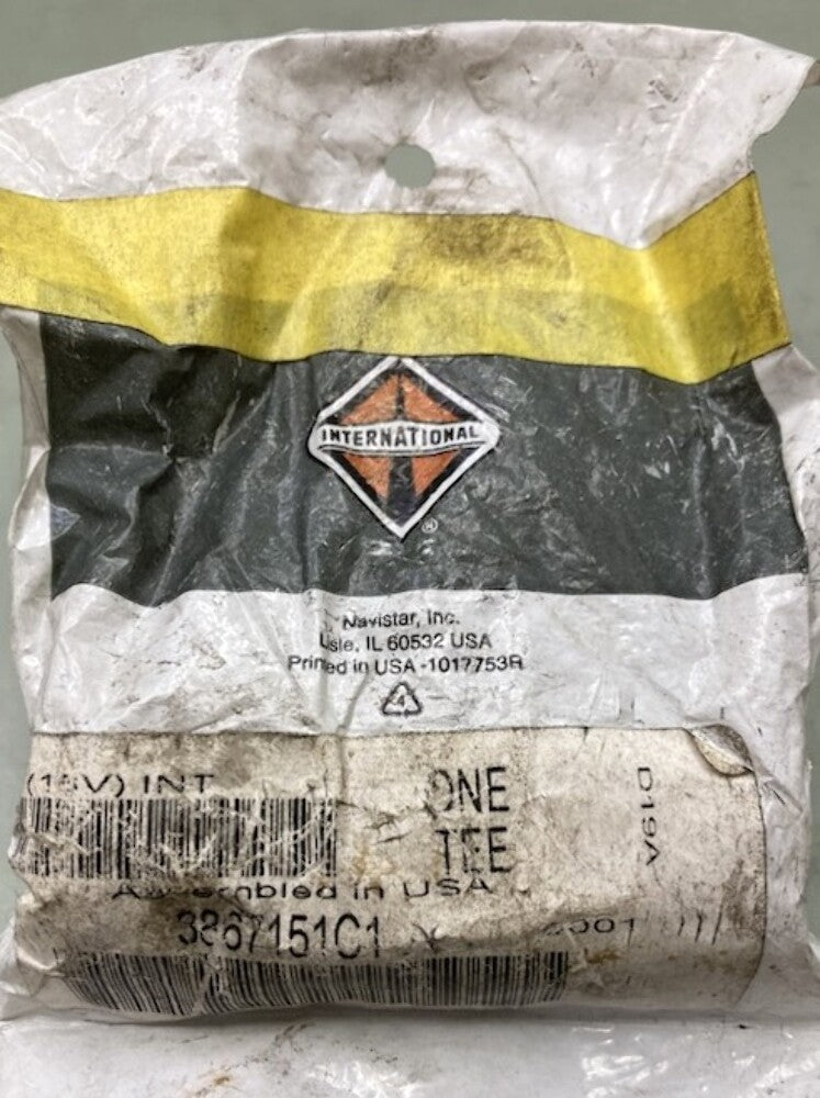 International 3867151C1 Air Line Tee New Genuine