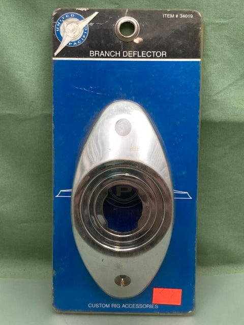 United Pacific 34019 OVAL BRANCH DEFLECTOR 2" LIGHT CHROME PLASTIC New Genuine