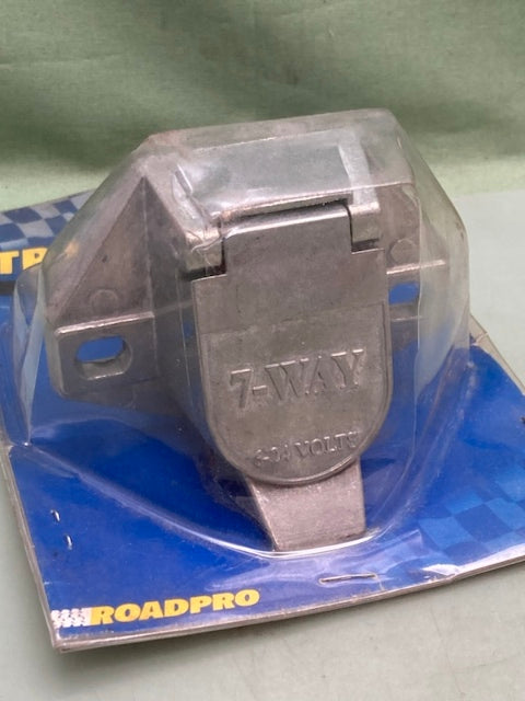 Road Pro RP-2344F TRAILER SOCKET 7-POLE 6-24 VOLTS New Genuine