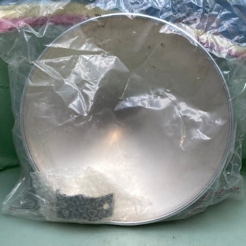 QTY 2 Grand General 10560 TRAILER HUB CAP W/ CLIPS New Genuine