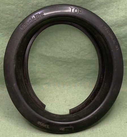Trucklite B426-18 Grommet 4" New Genuine