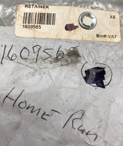 Qty 14 Volvo 1609565 Retainer New Replaces