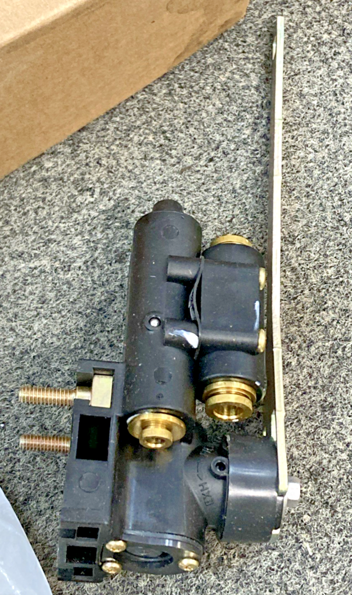 New Genuine Link H01501HVS Height Control Valve Kit