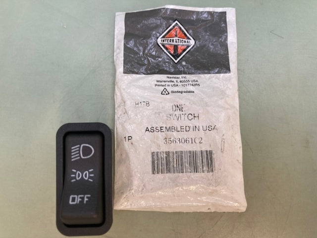 International 3563061C2 Headlight Switch New Genuine