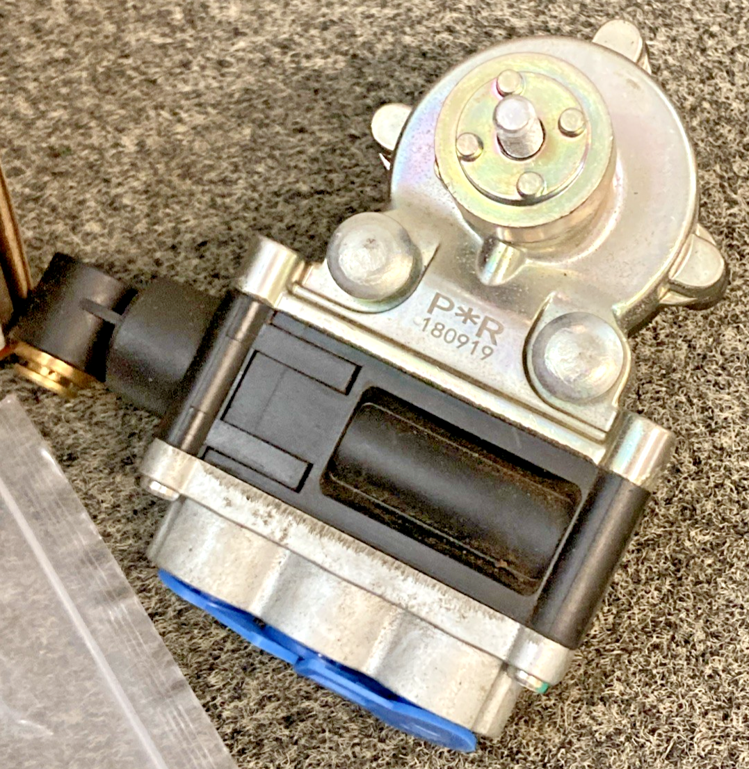 New Genuine OTR OTRKD2374 Air Brake Leveling Valve