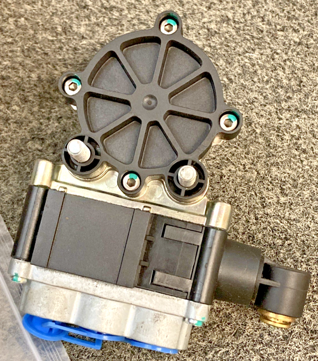 New Genuine OTR OTRKD2374 Air Brake Leveling Valve