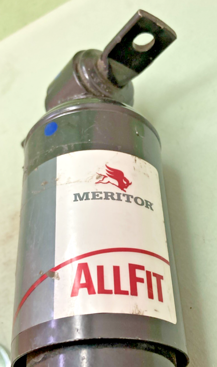 New Genuine Meritor M83041 Cab Shock