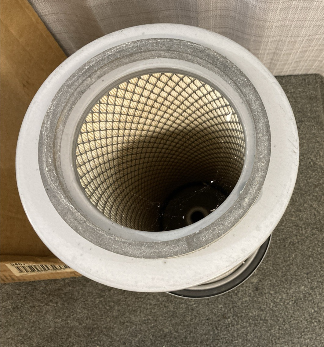 New Genuine Wix 46749 Air Filter