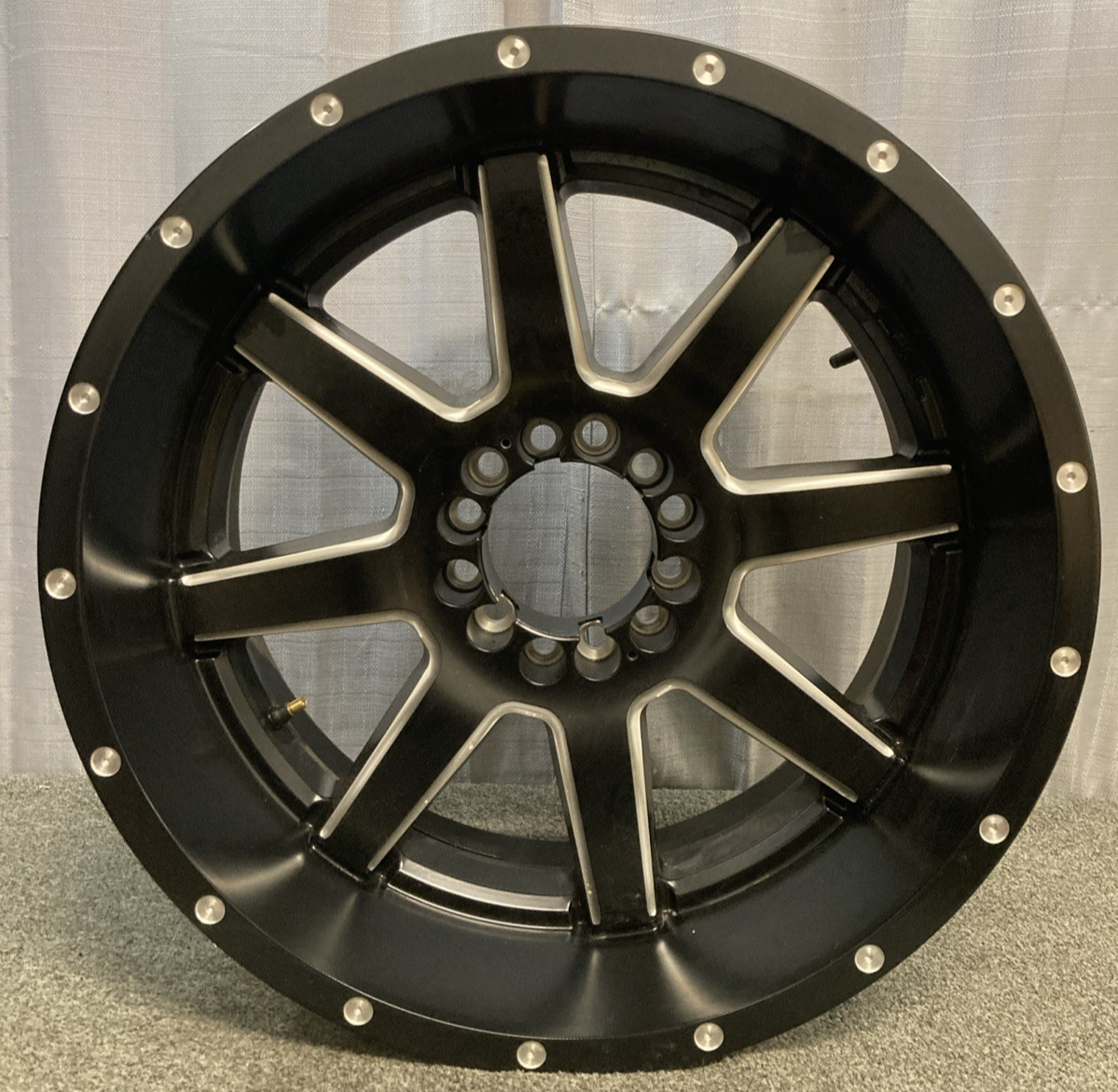 New Genuine Fuel D43620009847 Maverick Matte Black Wheel 6x135/6x139.7 (-18mm)