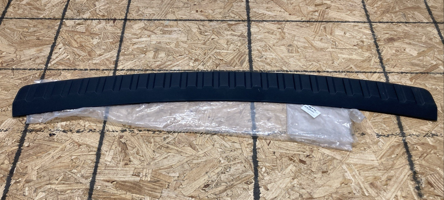 New Genuine Ju Hong FO1019100 Front Bumper Step Pad 11-16 Ford 450-550 S Duty