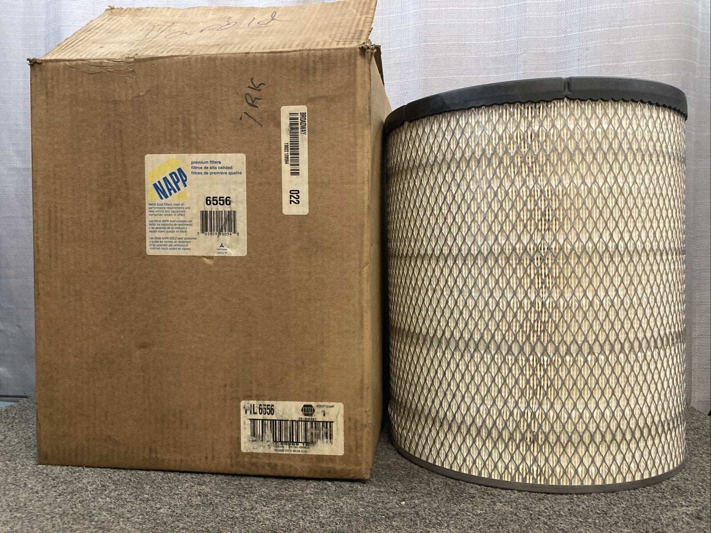 New Genuine Napa 6556 Air Filter