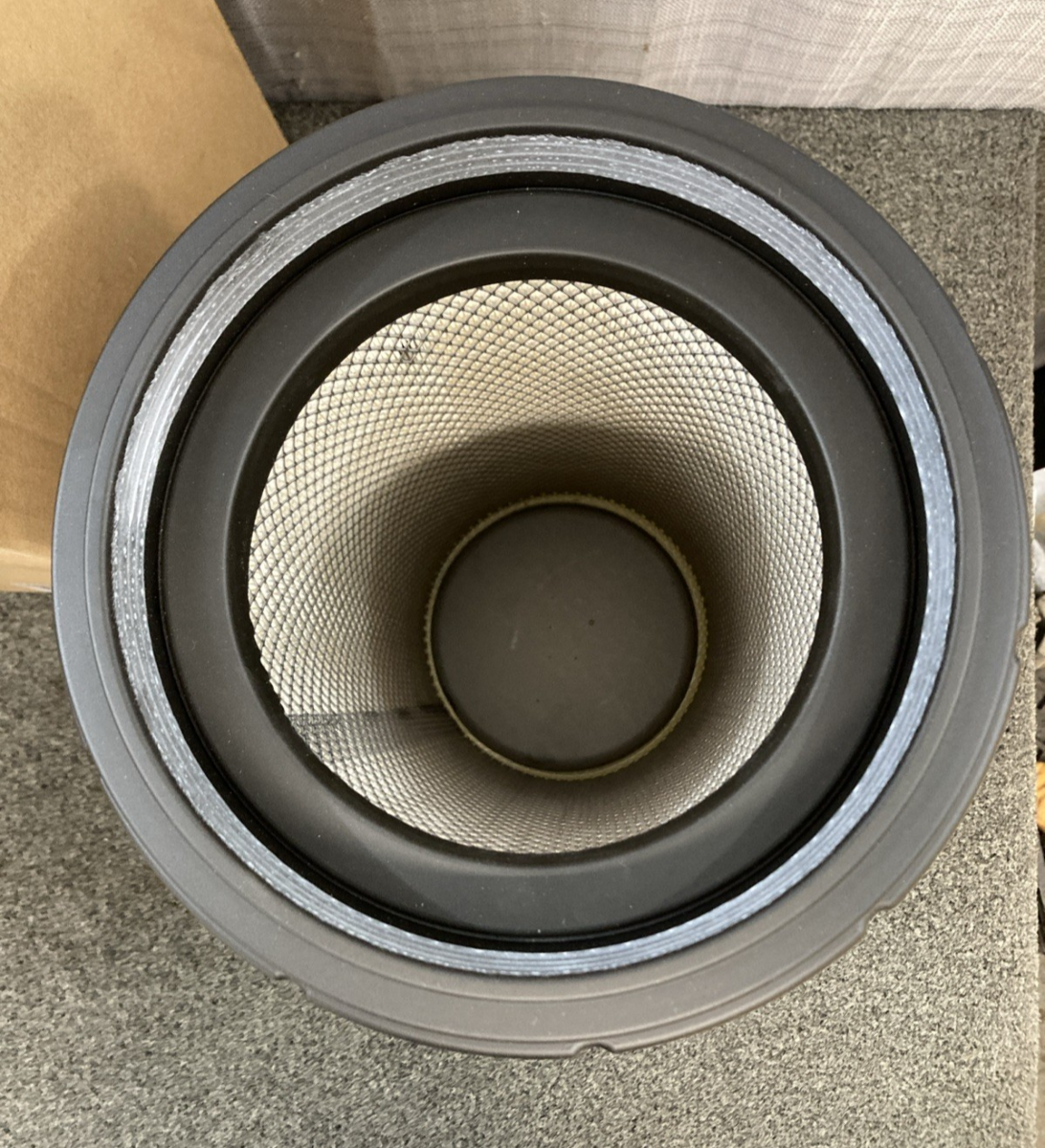 New Genuine Napa Gold 6870 Air Filter