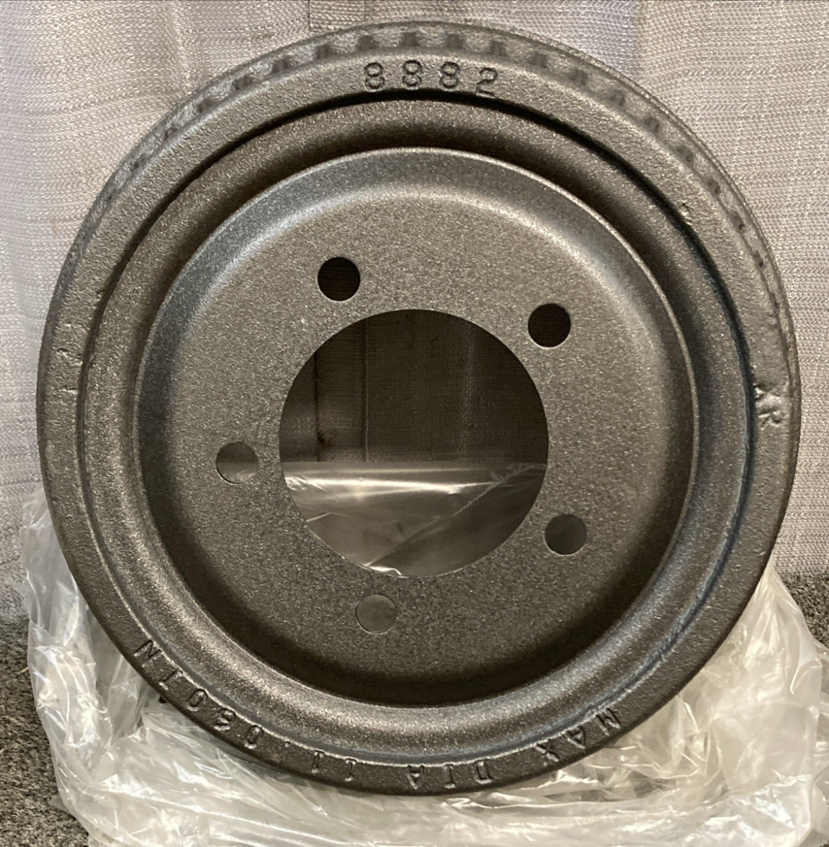 New Genuine DuraGo BD8882 Front Brake Drum